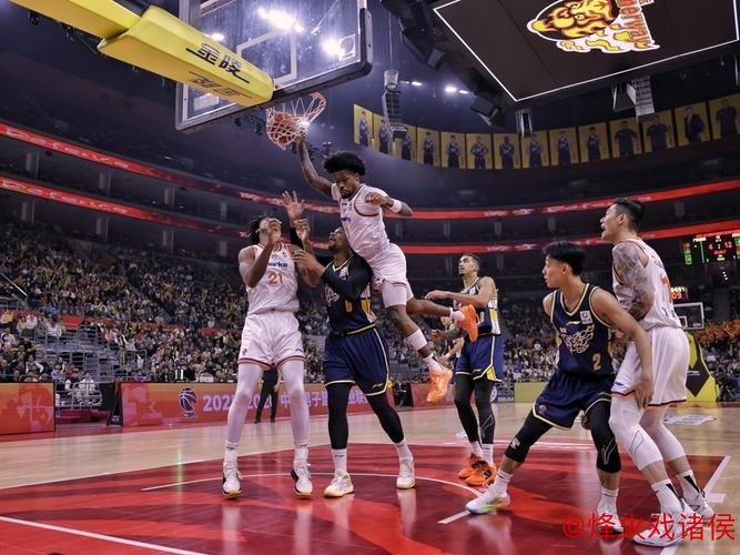 上海大鲨鱼客场狂胜广东队40分,迅速走出输球阴霾 上海大鲨鱼客场狂胜广东队40分,迅速走出输球阴霾