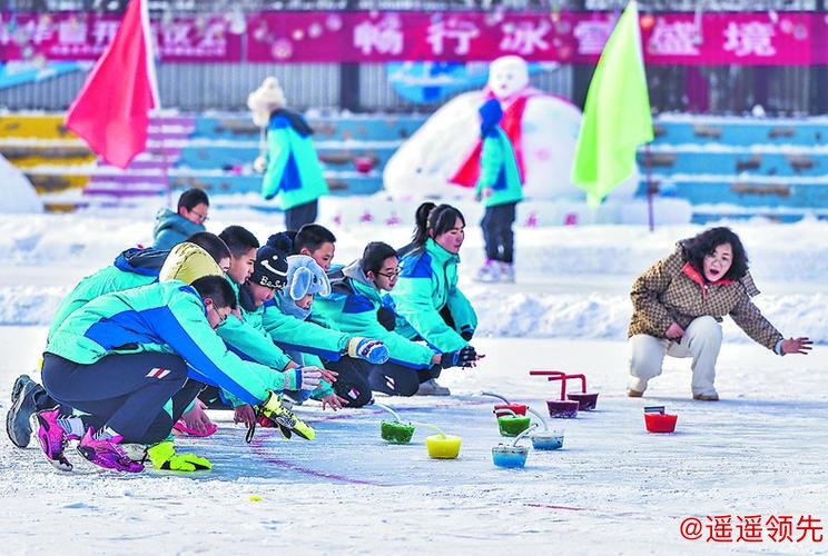 新疆将校园体育课“搬”进滑雪场